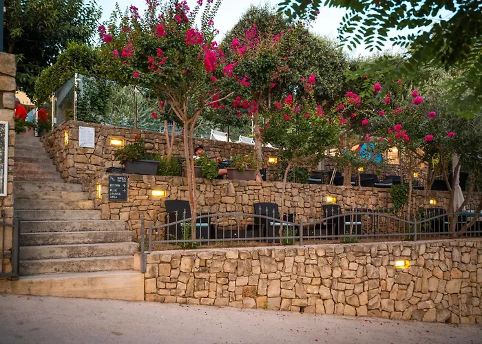 Odmoree Camp & Hostel