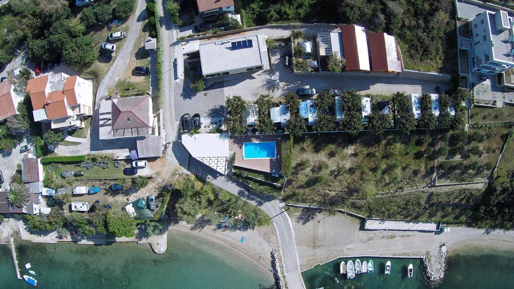 Hostel Odmoree Camp & *
